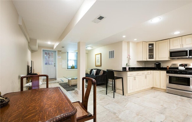 Foto del edificio - 723 5th St NE