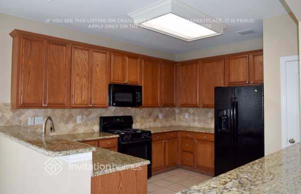 Building Photo - 3832 Sevenoaks Dr