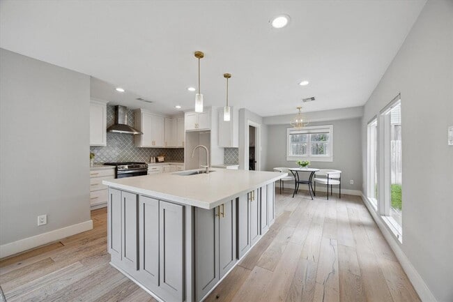 Building Photo - 625 Rancho Bauer Dr