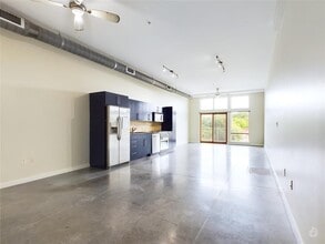 Building Photo - 2124 E 6th St