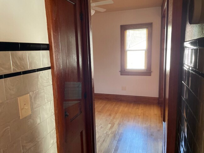 Building Photo - 3338 N Weil St