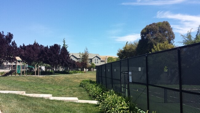 Building Photo - Charming 2BD/2BA Livermore Copper Hill Con...