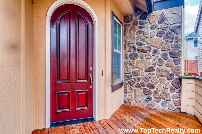 Building Photo - BAUER HIGHLAND 4 Bedroom 2.5 Bath Home w/ ...