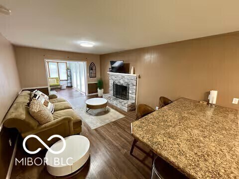 Foto del edificio - 10329 N Delaware St