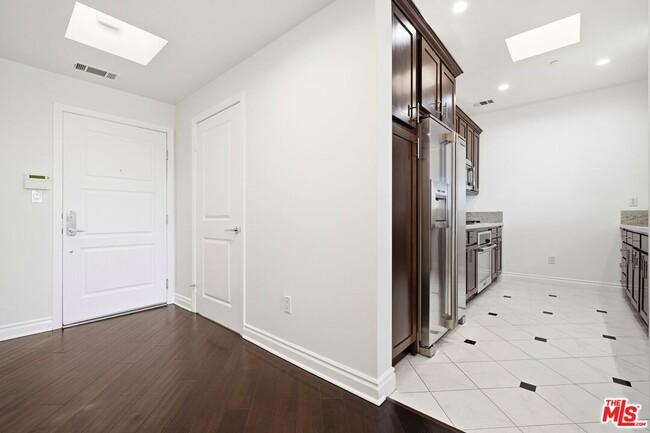 Foto del edificio - 4424 Whitsett Ave