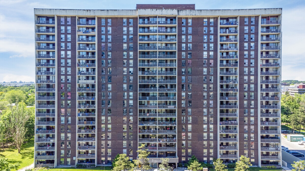 Knightsbridge Kings Cross Apartments 3 Knightsbridge Rd Brampton, ON