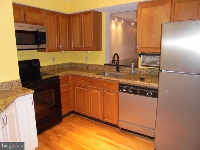 Foto del edificio - 545 E Braddock Rd