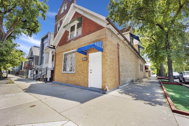 Foto del edificio - 1859 W Dickens Ave