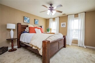 Building Photo - 1706 NW Autumn Ave