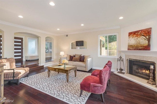 Building Photo - 5 br, 4 bath House - 1239 La Peresa Dr
