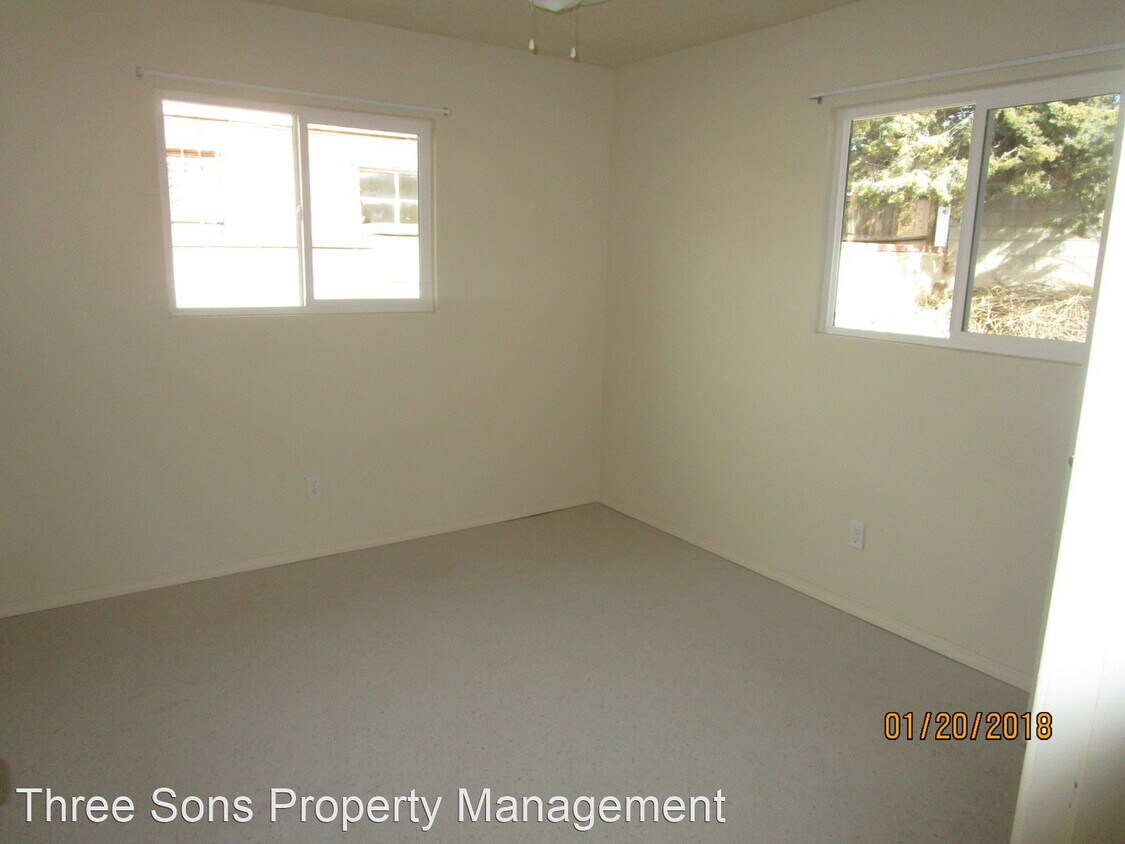 Building Photo - 1020 Madeira Dr SE