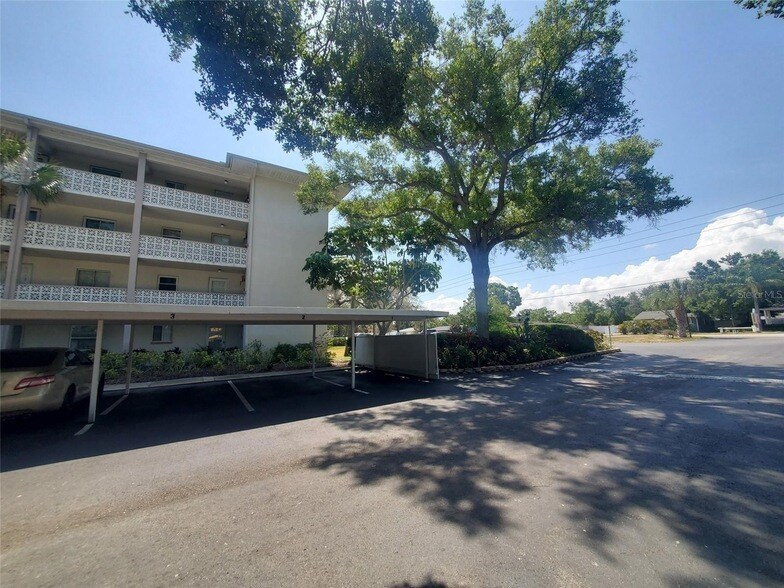 Foto del edificio - 1524 Lakeview Rd