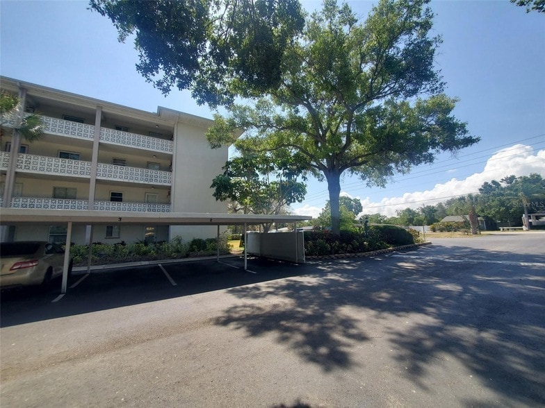 Building Photo - 1524 Lakeview Rd