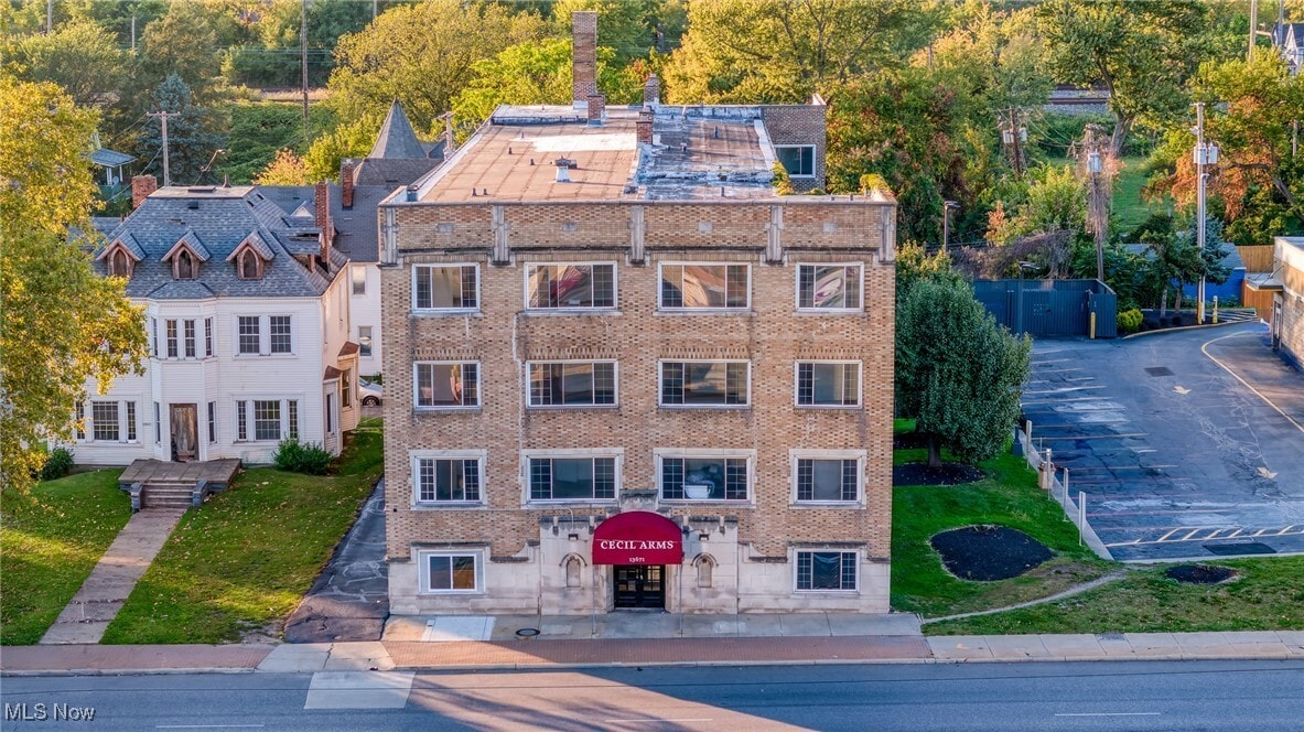 Primary Photo - 13671 Euclid Ave