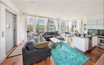 Building Photo - 34 Eckford St