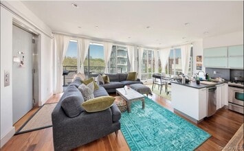 Building Photo - 34 Eckford St