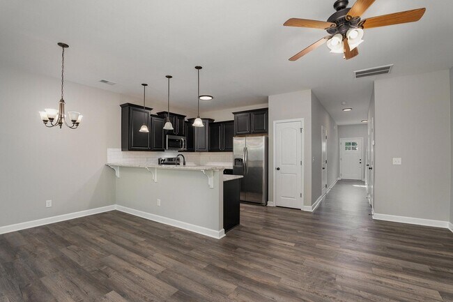 Foto del edificio - 407 E 3rd St