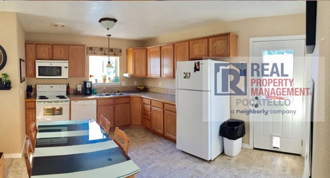 Building Photo - "Beautiful 4 Bedroom House For Rent" - Not furnished