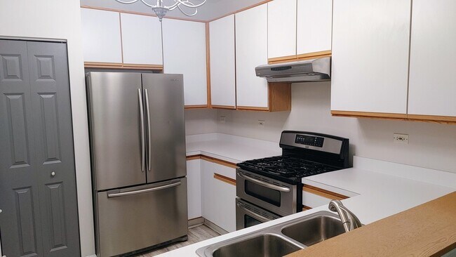 Building Photo - 1344 Brookdale Dr