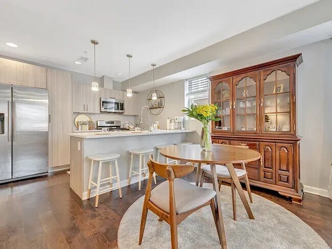 Foto del edificio - 1346 Nicholson St NW