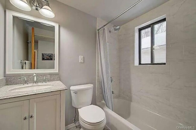 Foto del edificio - 61-41 168th St