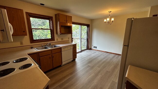 Building Photo - 4210 Menga Dr