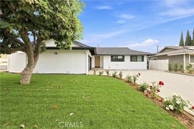 Building Photo - 17511 Leafwood Ln