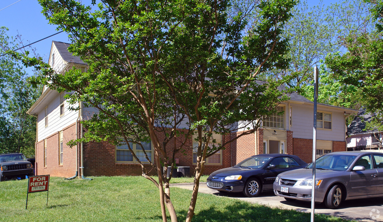 Primary Photo - 807 Clay St