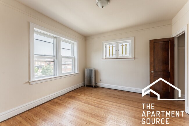 Foto del edificio - 1942 Grove Ave