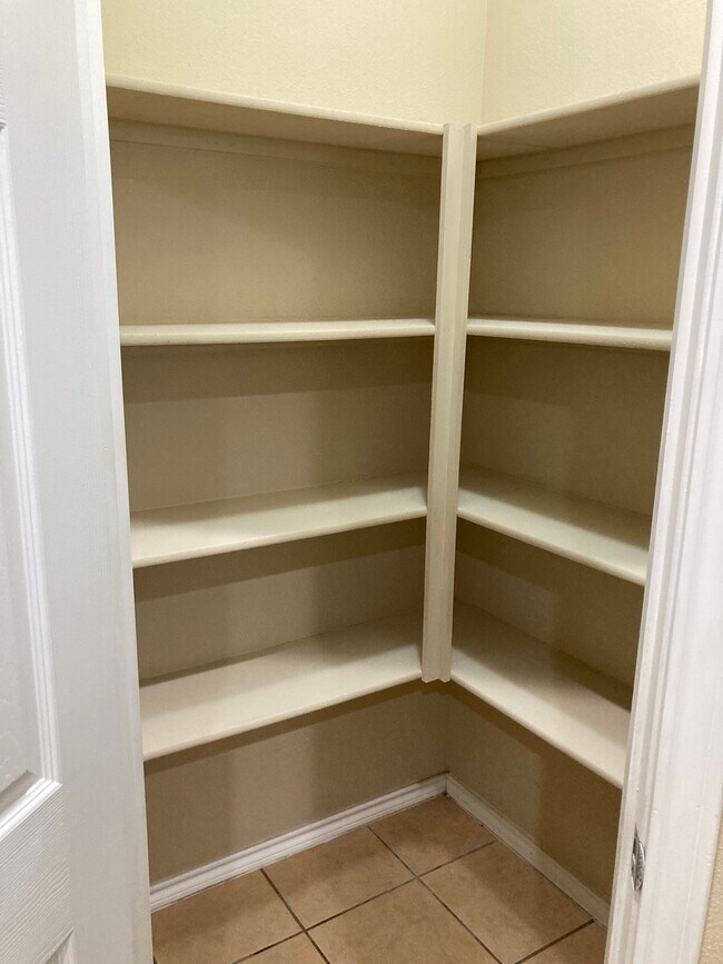 Foto del edificio - 3157 Rockwell Ln