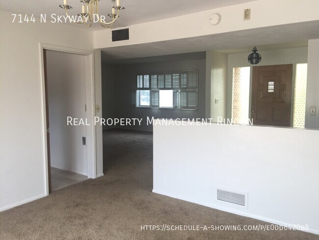 Foto del edificio - 7144 N Skyway Dr