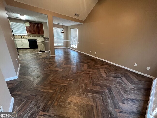 Building Photo - 402 Bear Cub Path