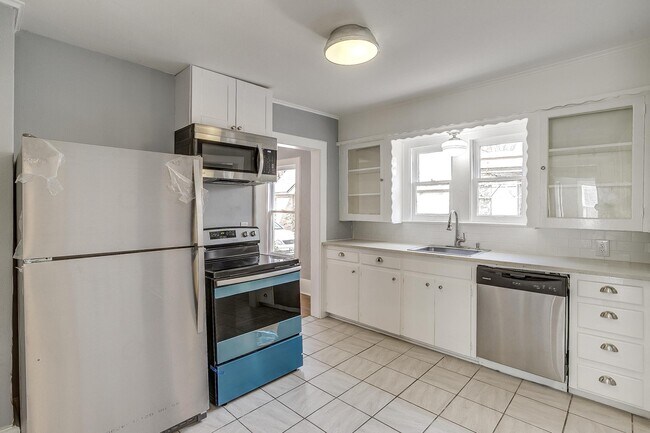 Foto del edificio - 3241 Greene Ave