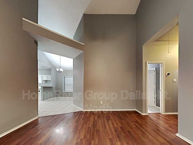 Building Photo - 3112 Renaissance Dr