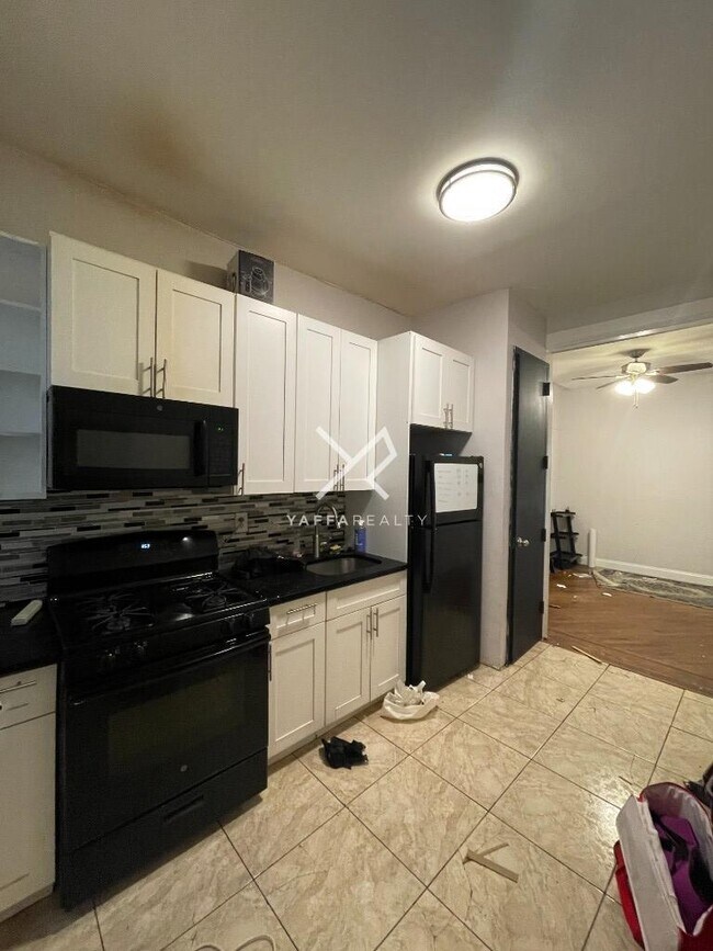 Building Photo - 4 bedroom in BROOKLYN NY 11216