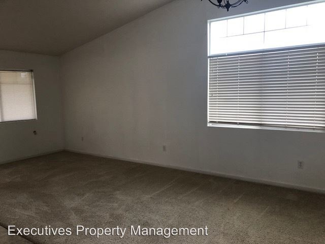 Building Photo - 354 Liveoak Way