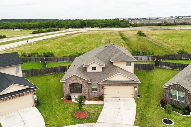 Foto del edificio - 5542 Redwood Summit Ln