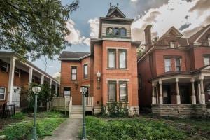 Building Photo - 53-55-55 King Ave