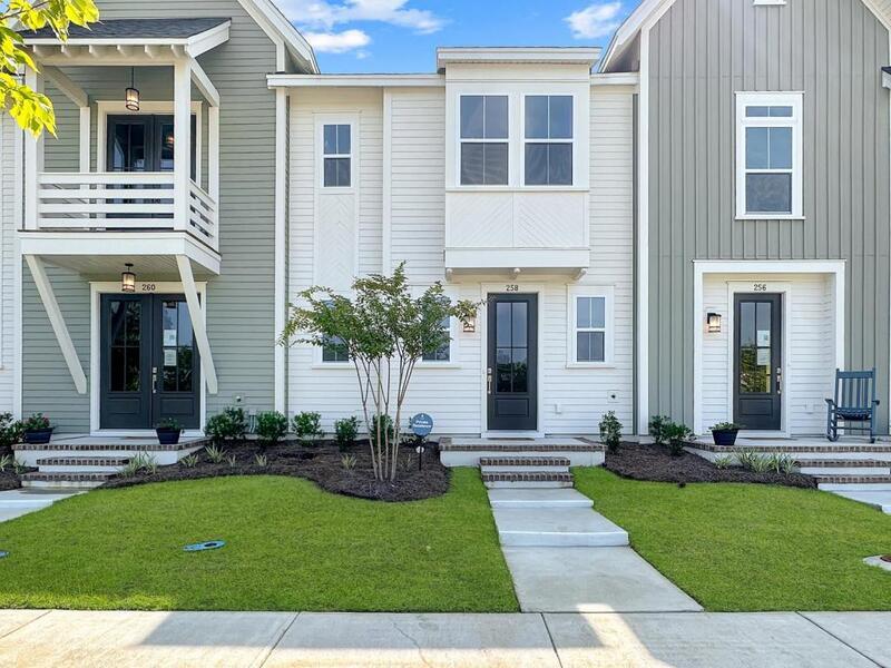 Primary Photo - 258 Symphony Ave