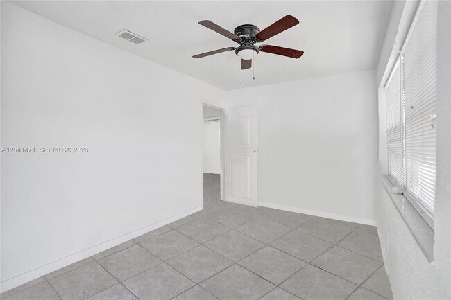 Foto del edificio - 701 SW 7th St