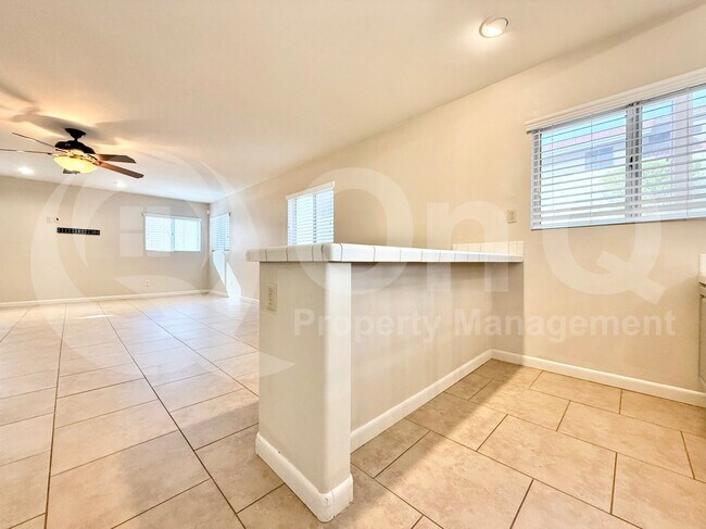 Foto del edificio - 2718 E Bighorn Ave