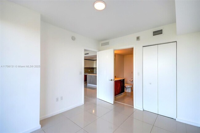 Building Photo - 5252 NW 85th Ave