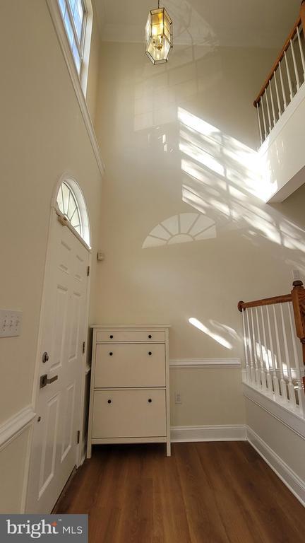 Building Photo - 13037 Town Commons Dr