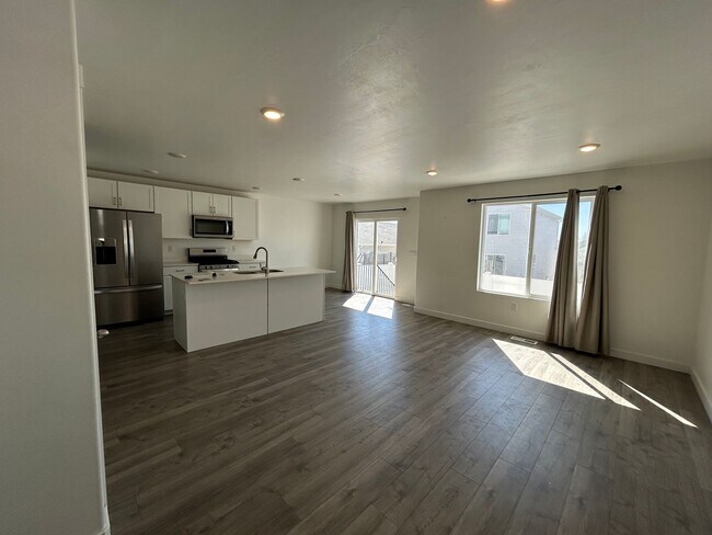 Foto del edificio - 3 Bedroom 2.5 Bathroom Townhouse in Eagle Mountain!