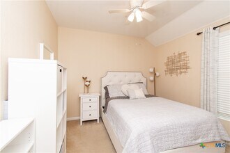 Building Photo - 421 Shadow Point