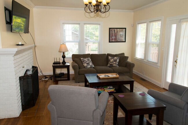 Sala de estar - 1905 Summitview Ave