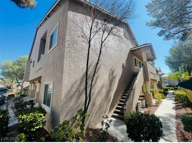 Foto del edificio - 2053 Jade Creek St