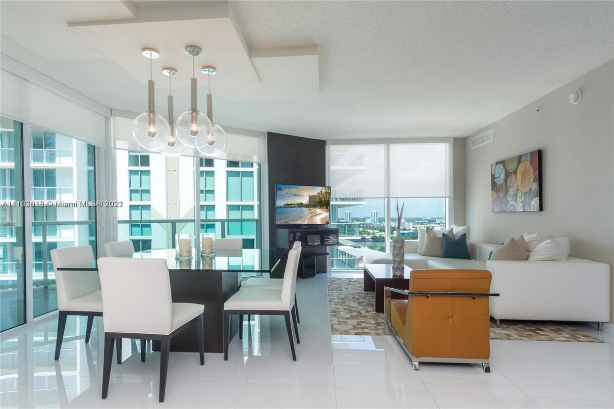 Foto principal - 250 Sunny Isles Blvd