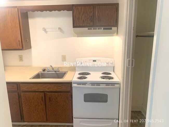 Building Photo - 29 Chamberlain St