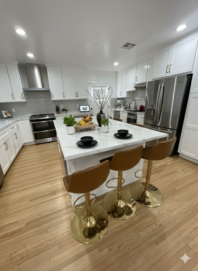 Building Photo - 1847 Stearns Dr